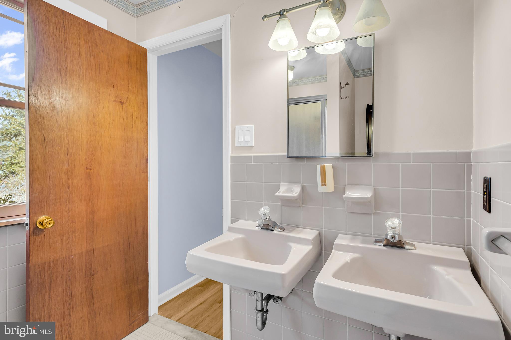 MELODY MEADOWS - Residential