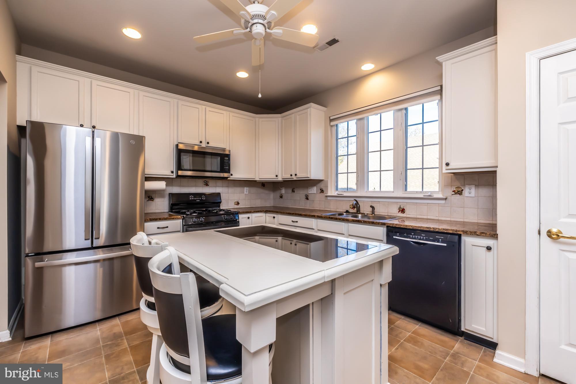 HILLVIEW - Residential