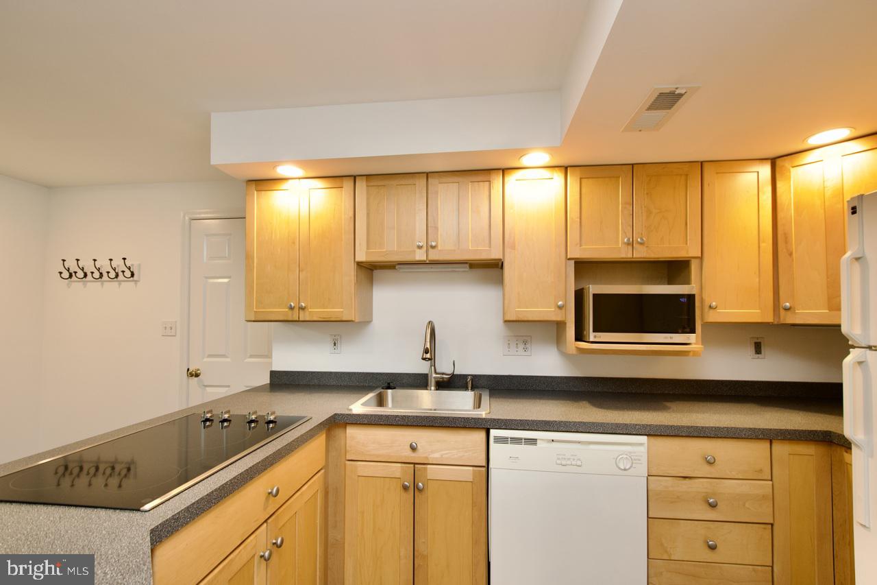 WILTON WOODS - Residential Lease