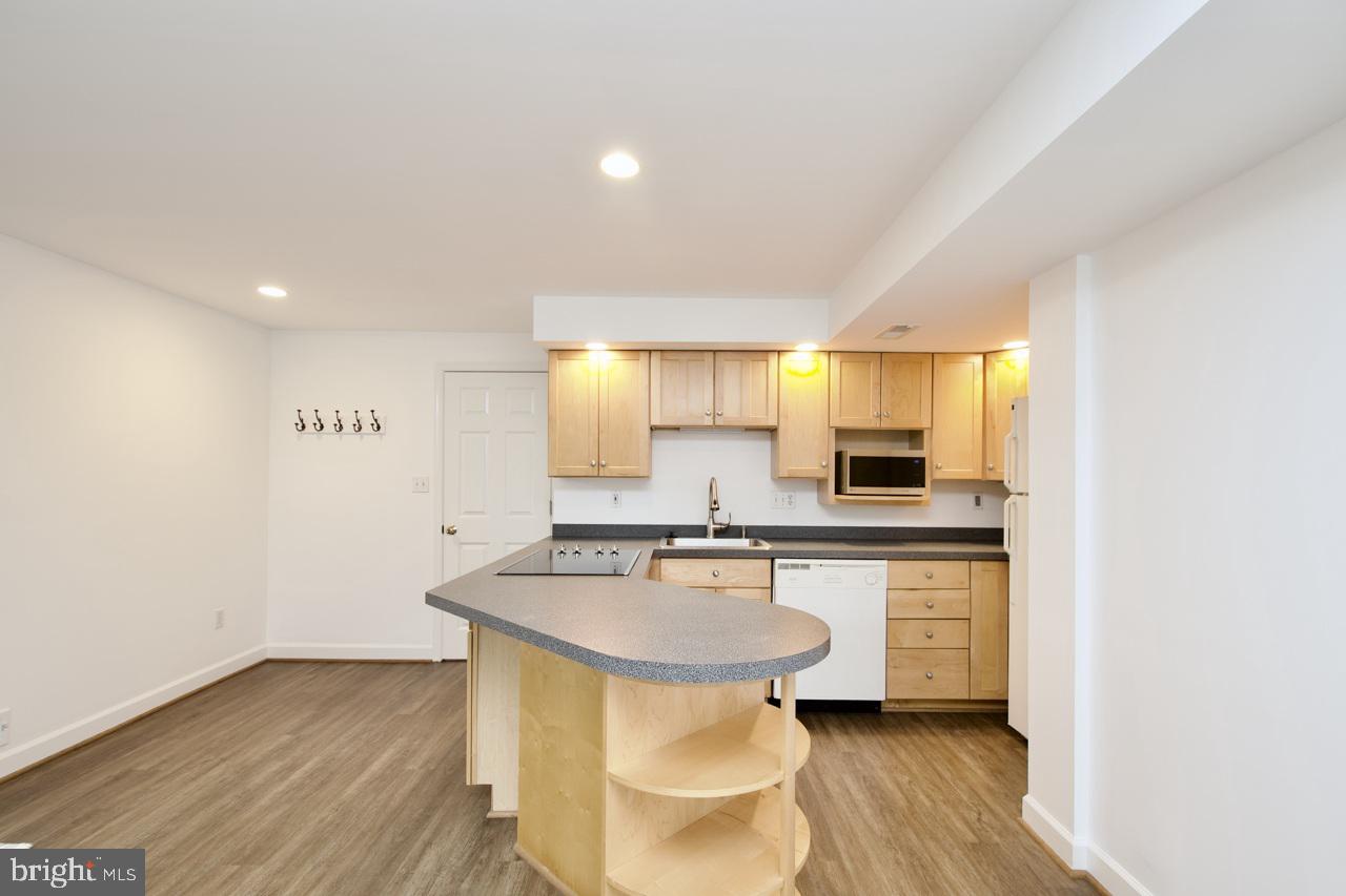 WILTON WOODS - Residential Lease