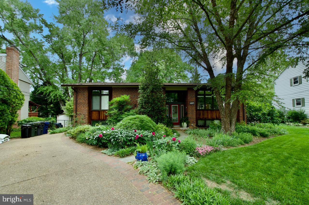 WILTON WOODS - Residential Lease