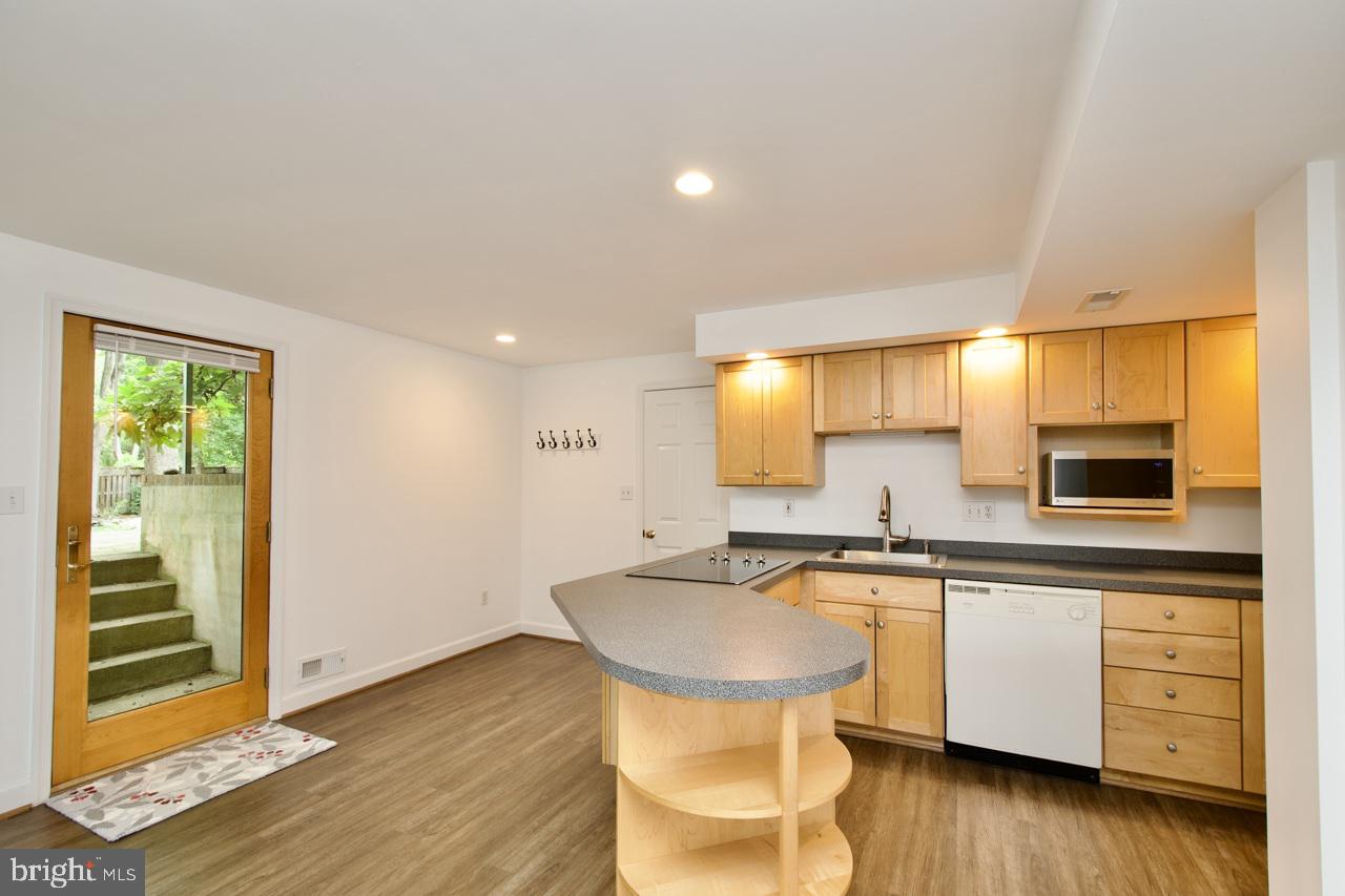 WILTON WOODS - Residential Lease