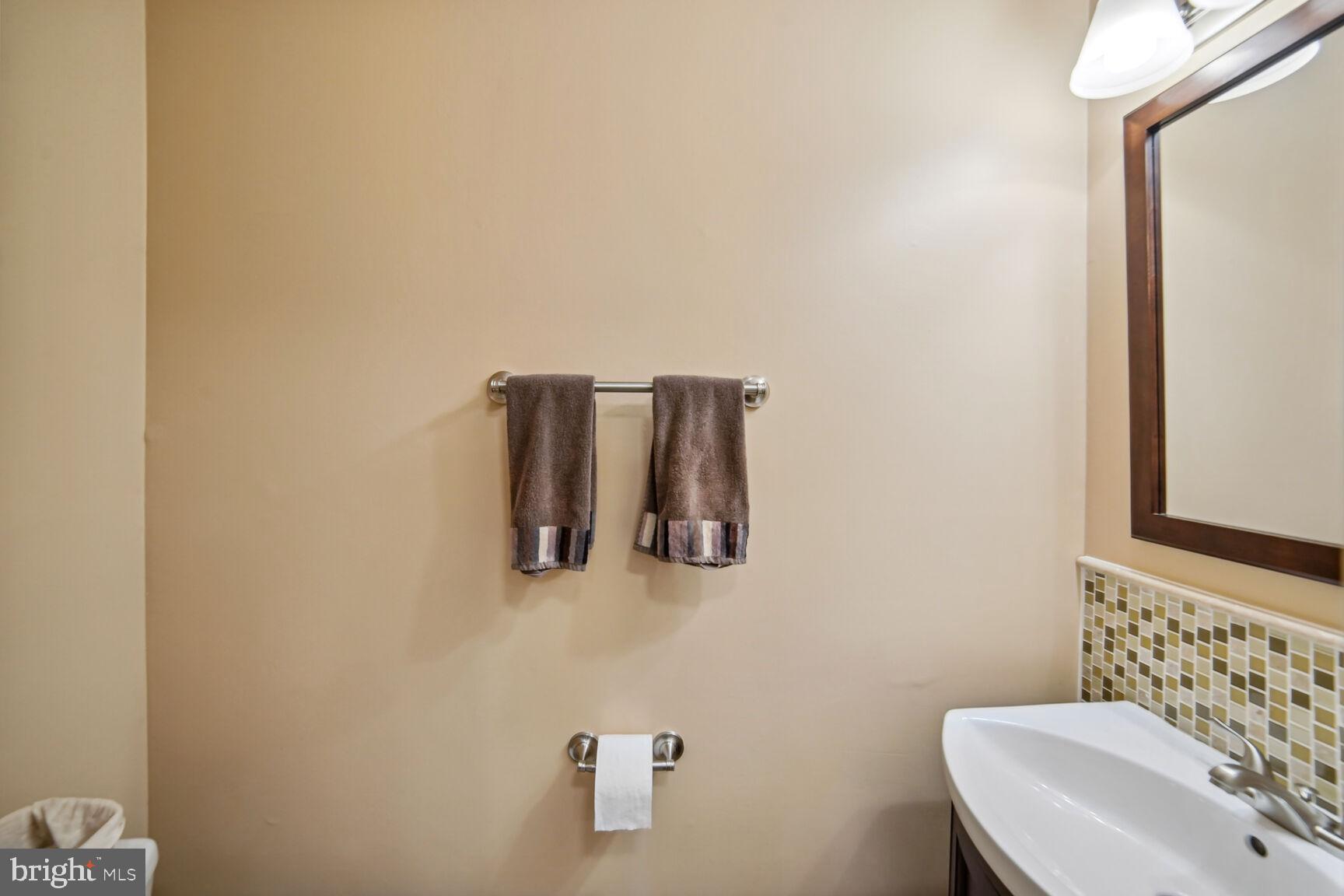 SILVER SPRING CNTRY CLUB - Residential Lease