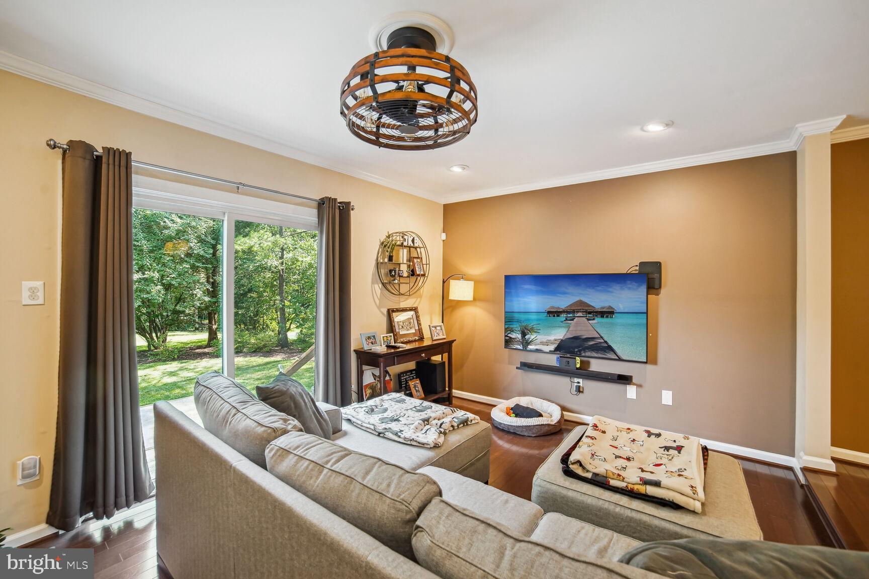 SILVER SPRING CNTRY CLUB - Residential Lease