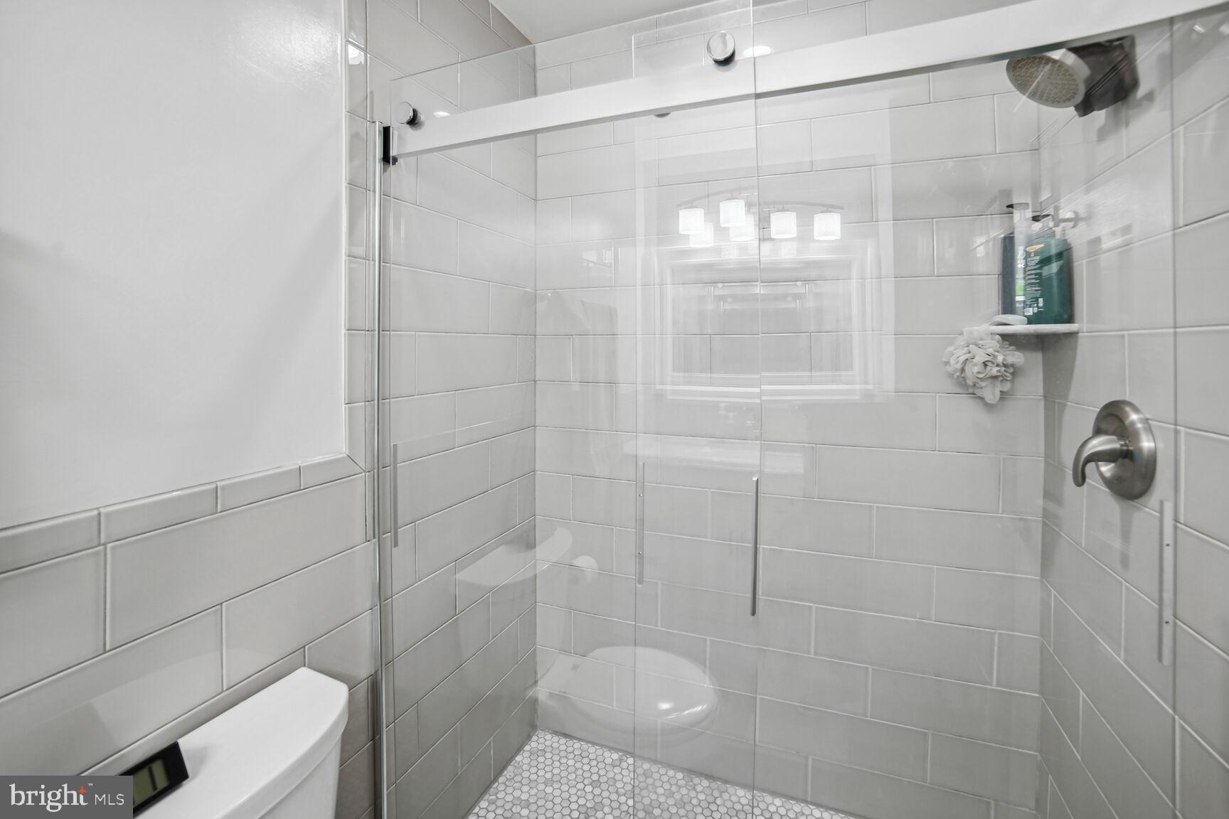 SILVER SPRING CNTRY CLUB - Residential Lease