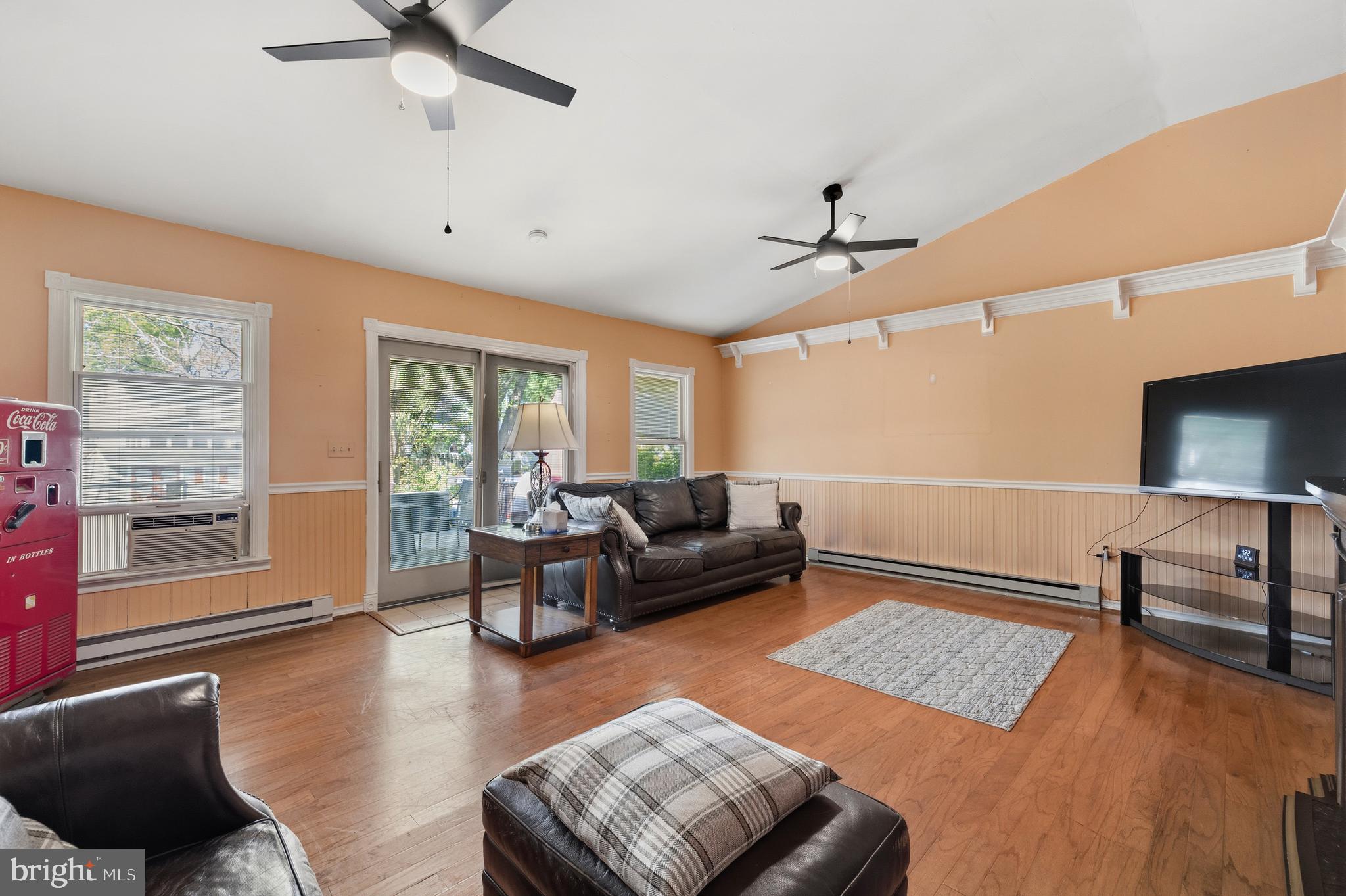 MANHATTAN BEACH - Residential