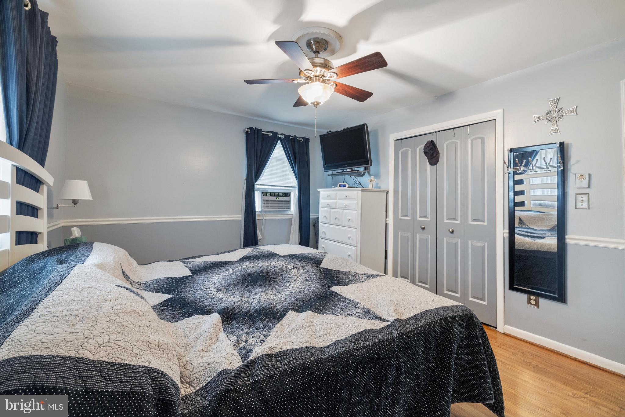 MANHATTAN BEACH - Residential