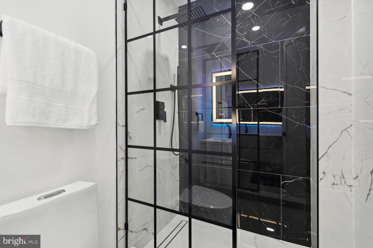 705 QUINCY STREET NE 4