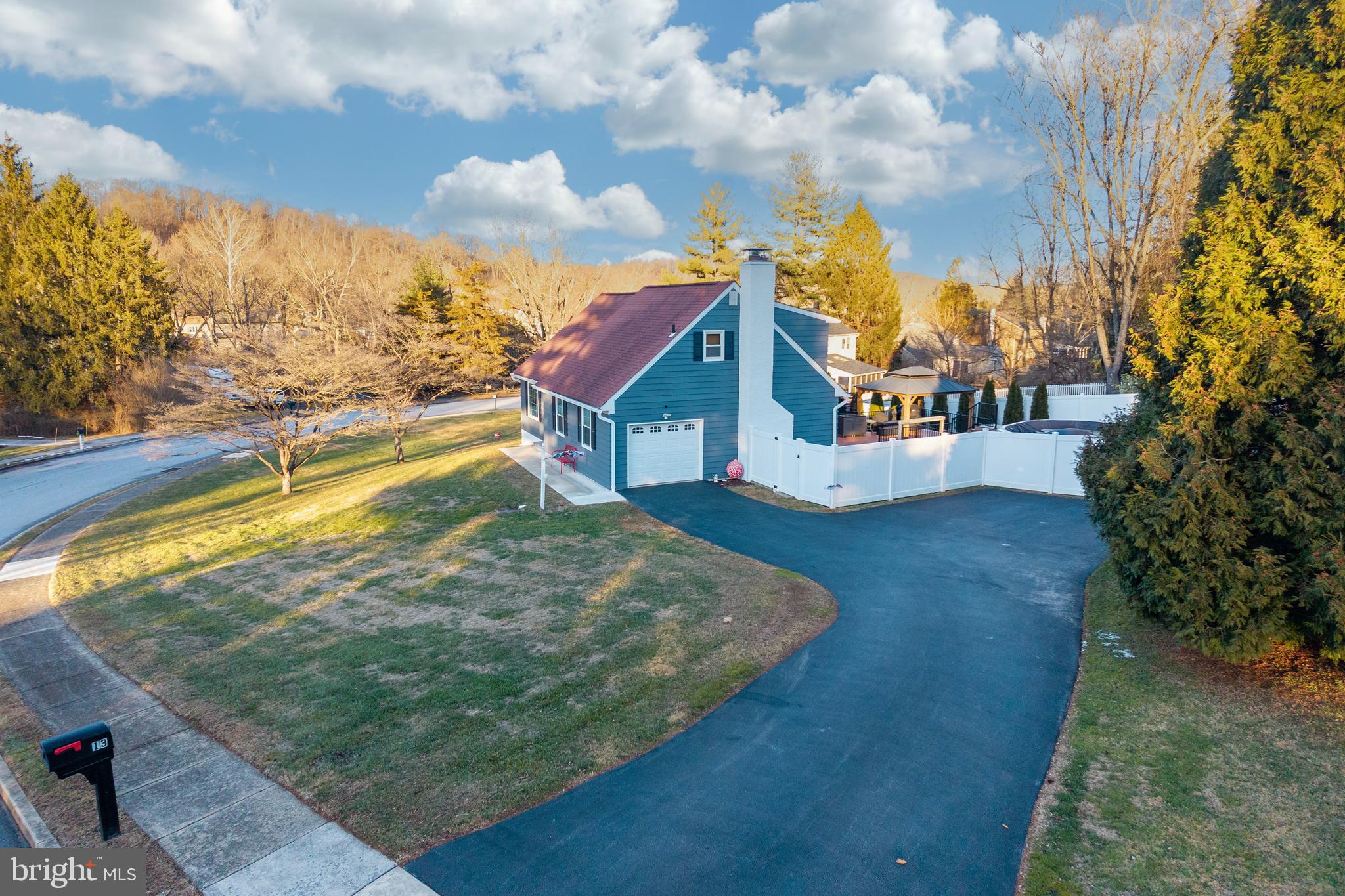 MARSHALL ESTATES - Residential