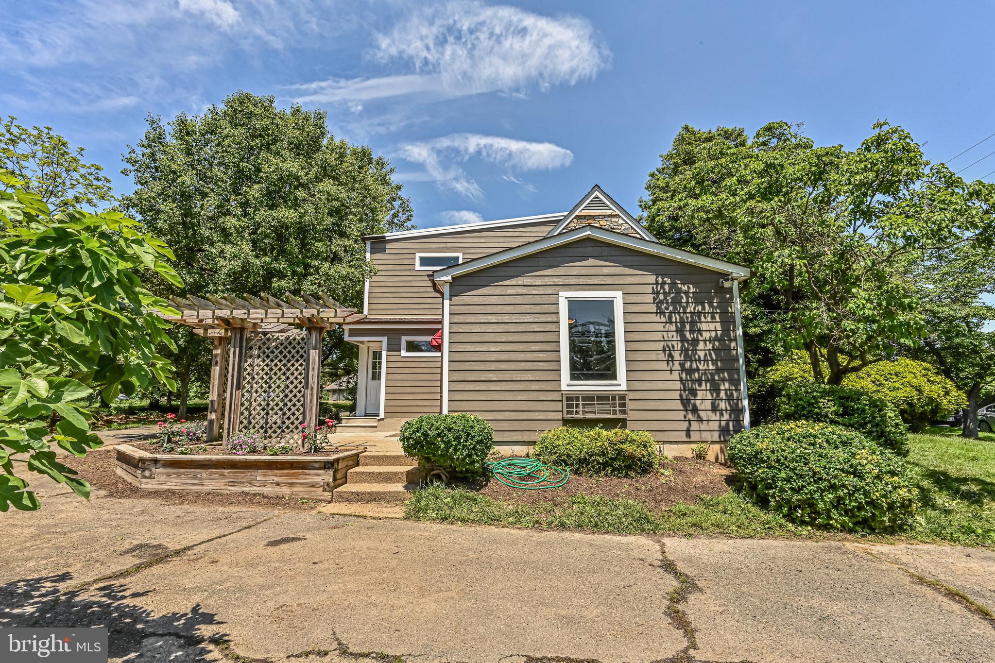 KATHMOOR - Residential Lease