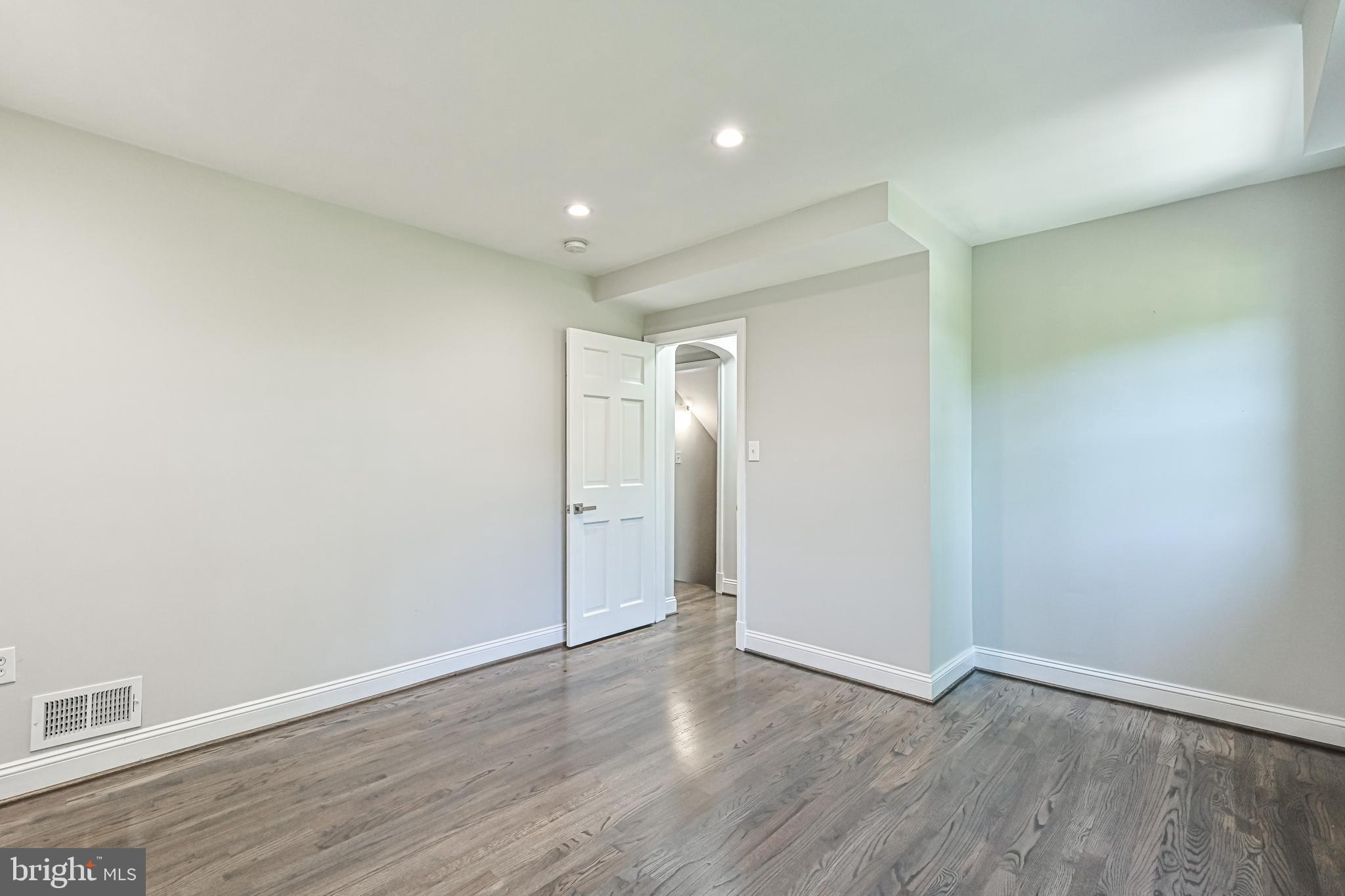 KATHMOOR - Residential Lease