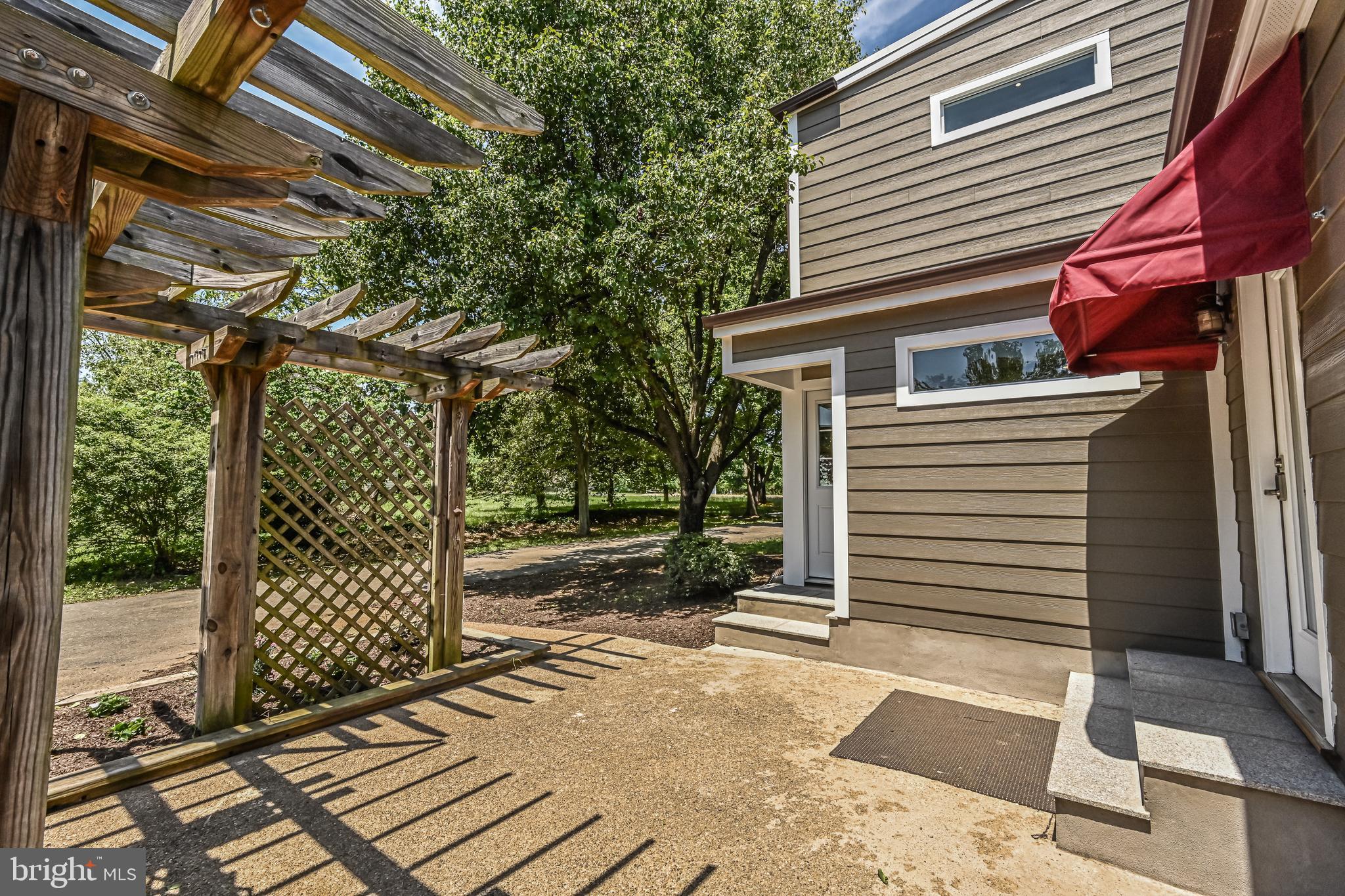 KATHMOOR - Residential Lease