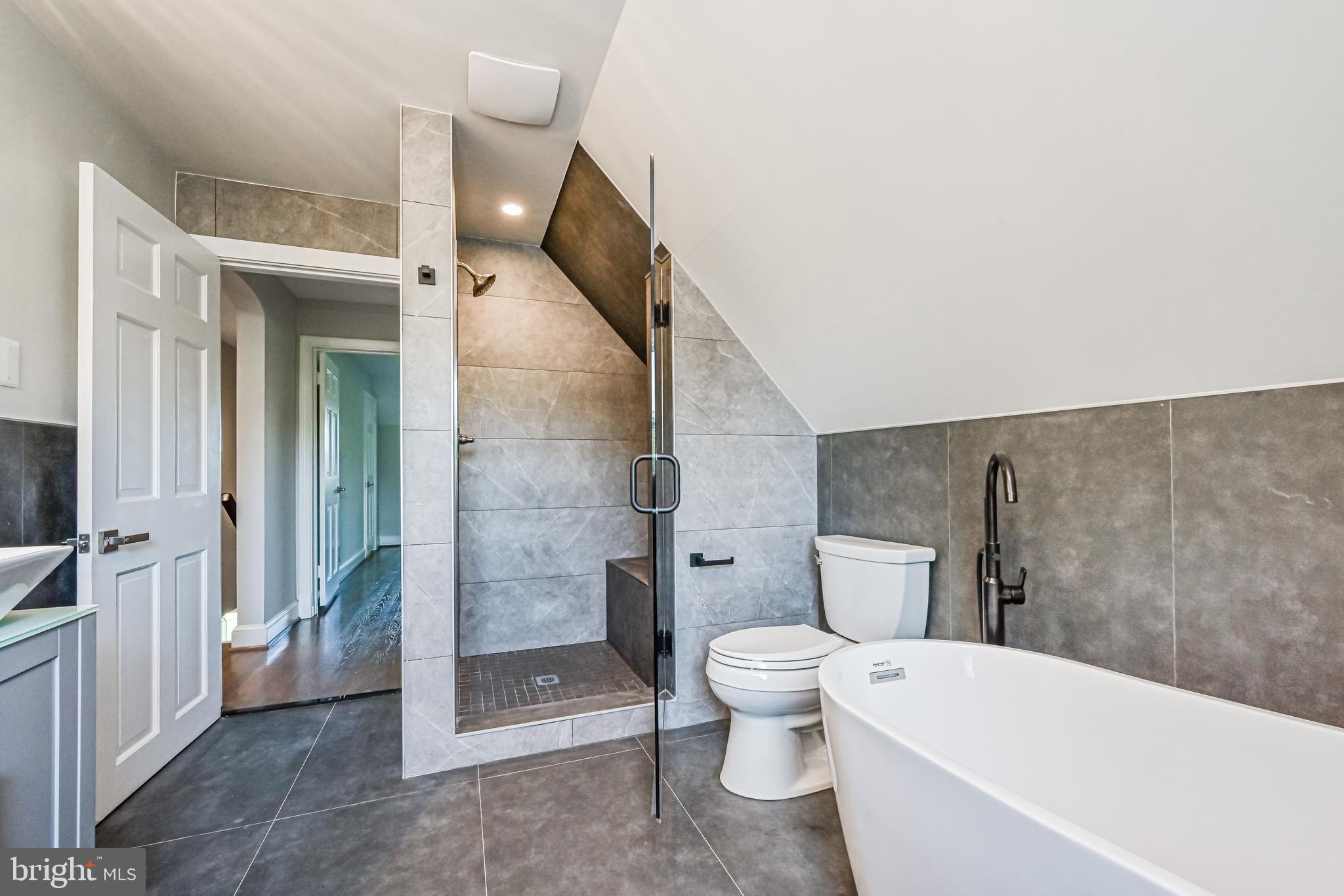 KATHMOOR - Residential Lease