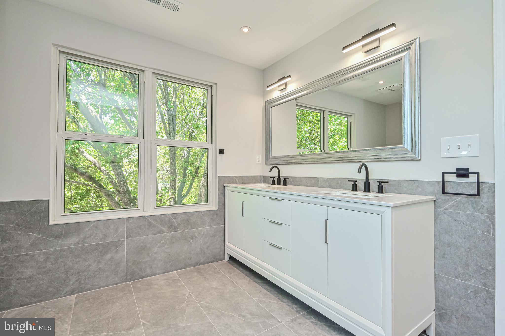 KATHMOOR - Residential Lease