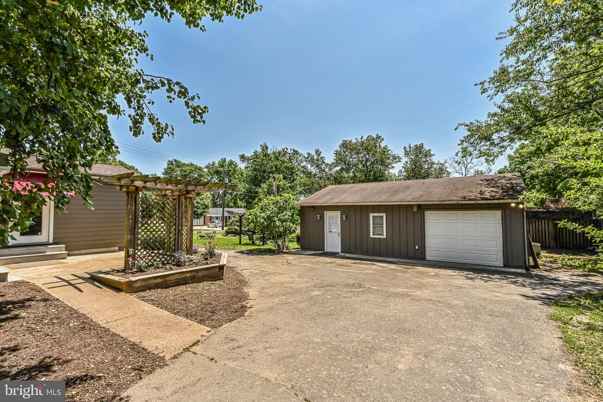 KATHMOOR - Residential Lease