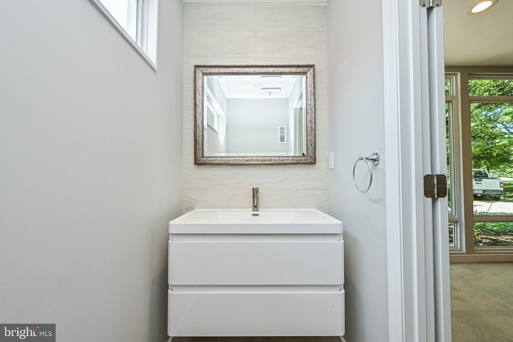 KATHMOOR - Residential Lease