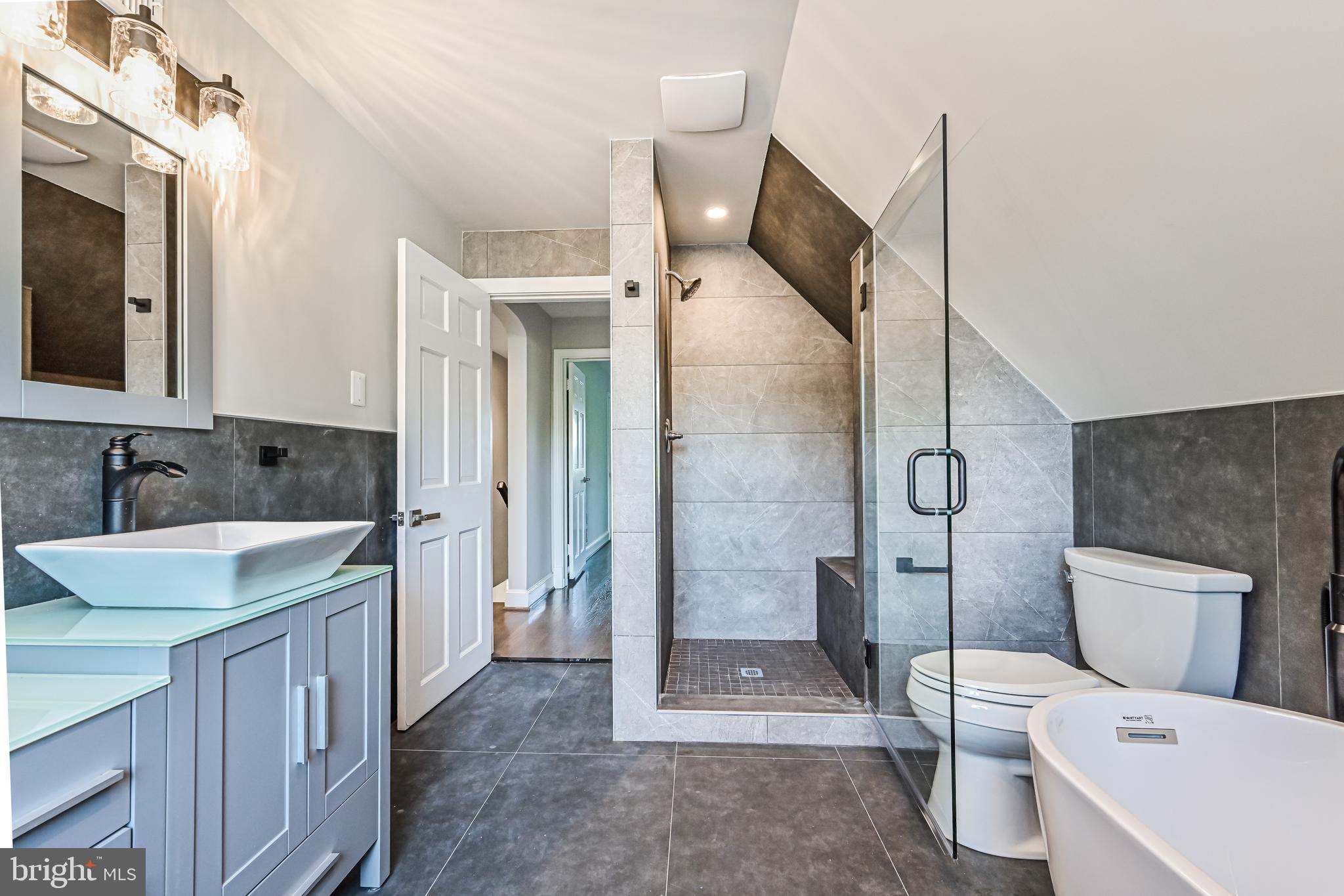 KATHMOOR - Residential Lease