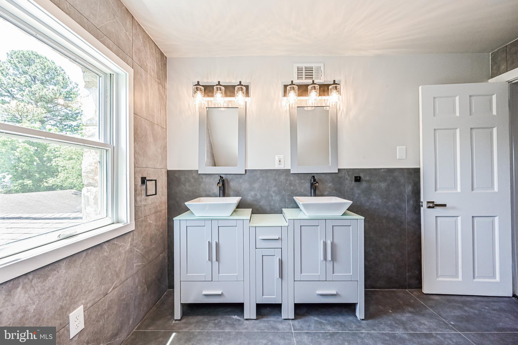 KATHMOOR - Residential Lease