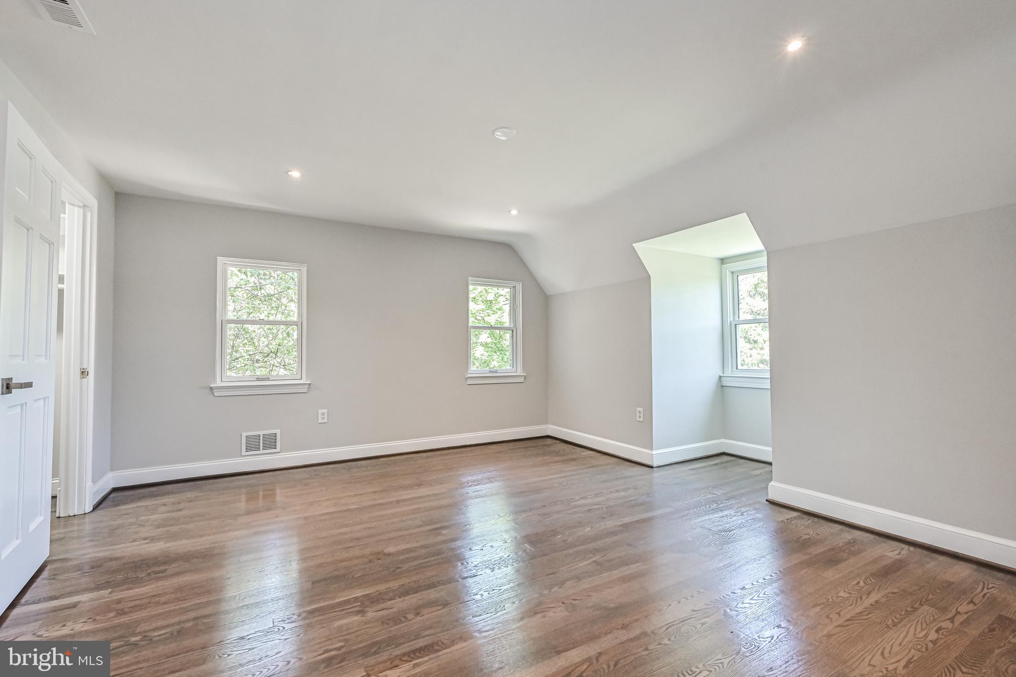 KATHMOOR - Residential Lease