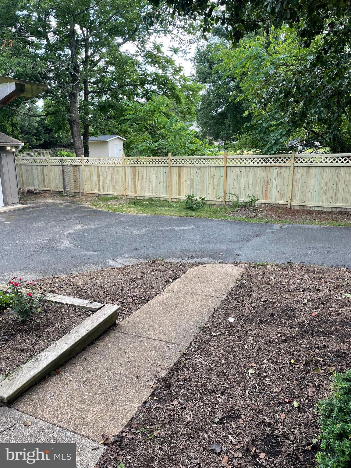 KATHMOOR - Residential Lease