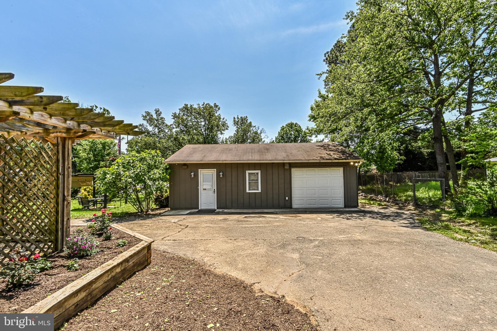 KATHMOOR - Residential Lease