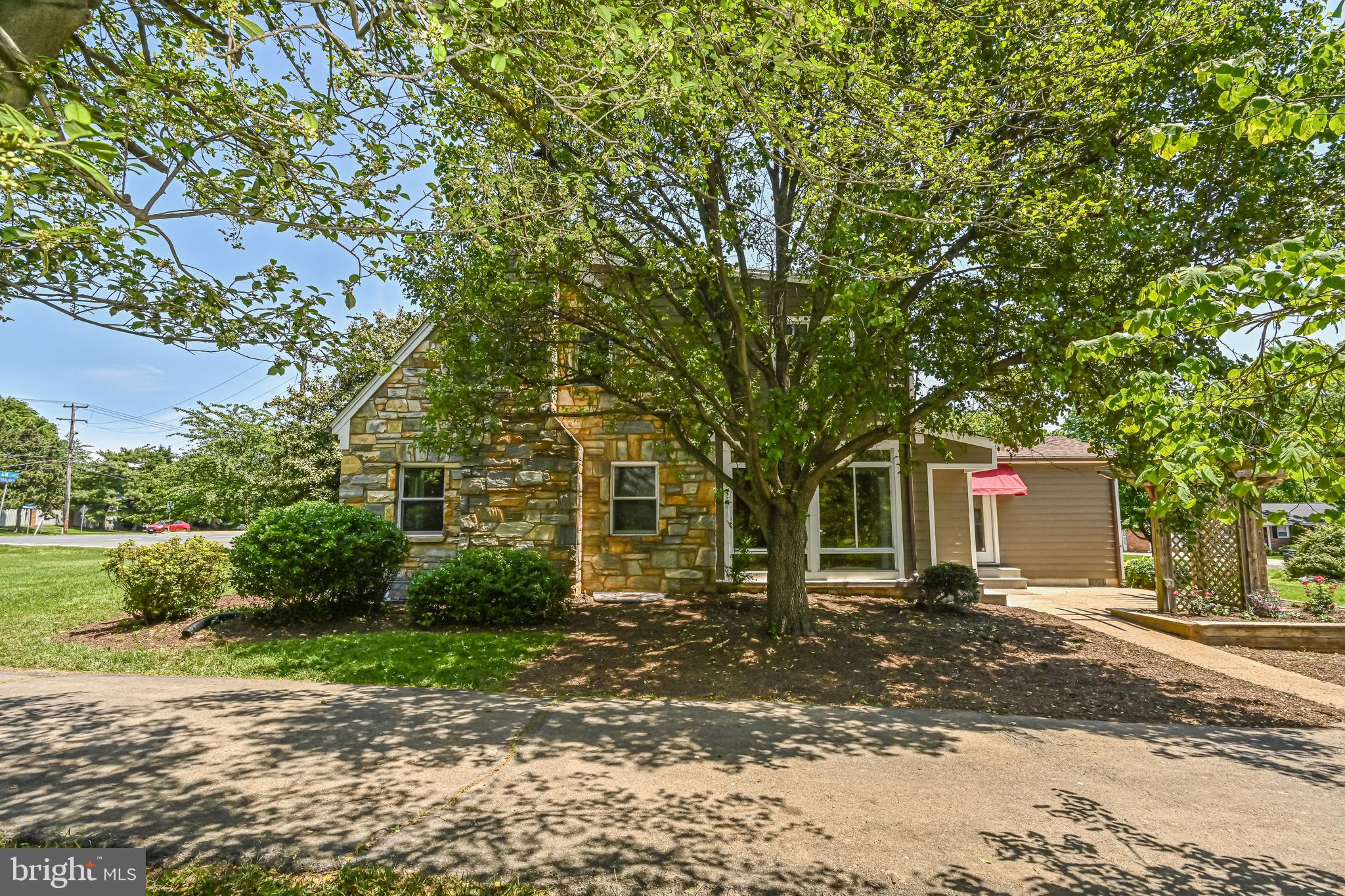 KATHMOOR - Residential Lease