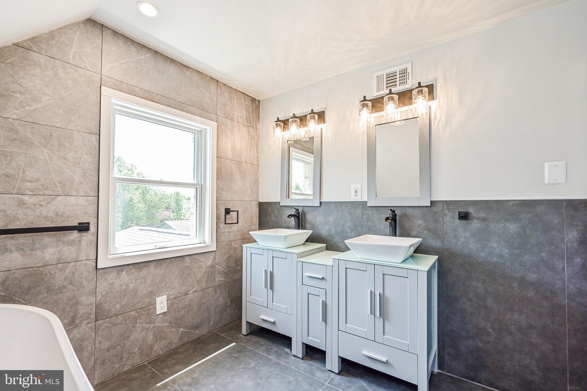 KATHMOOR - Residential Lease