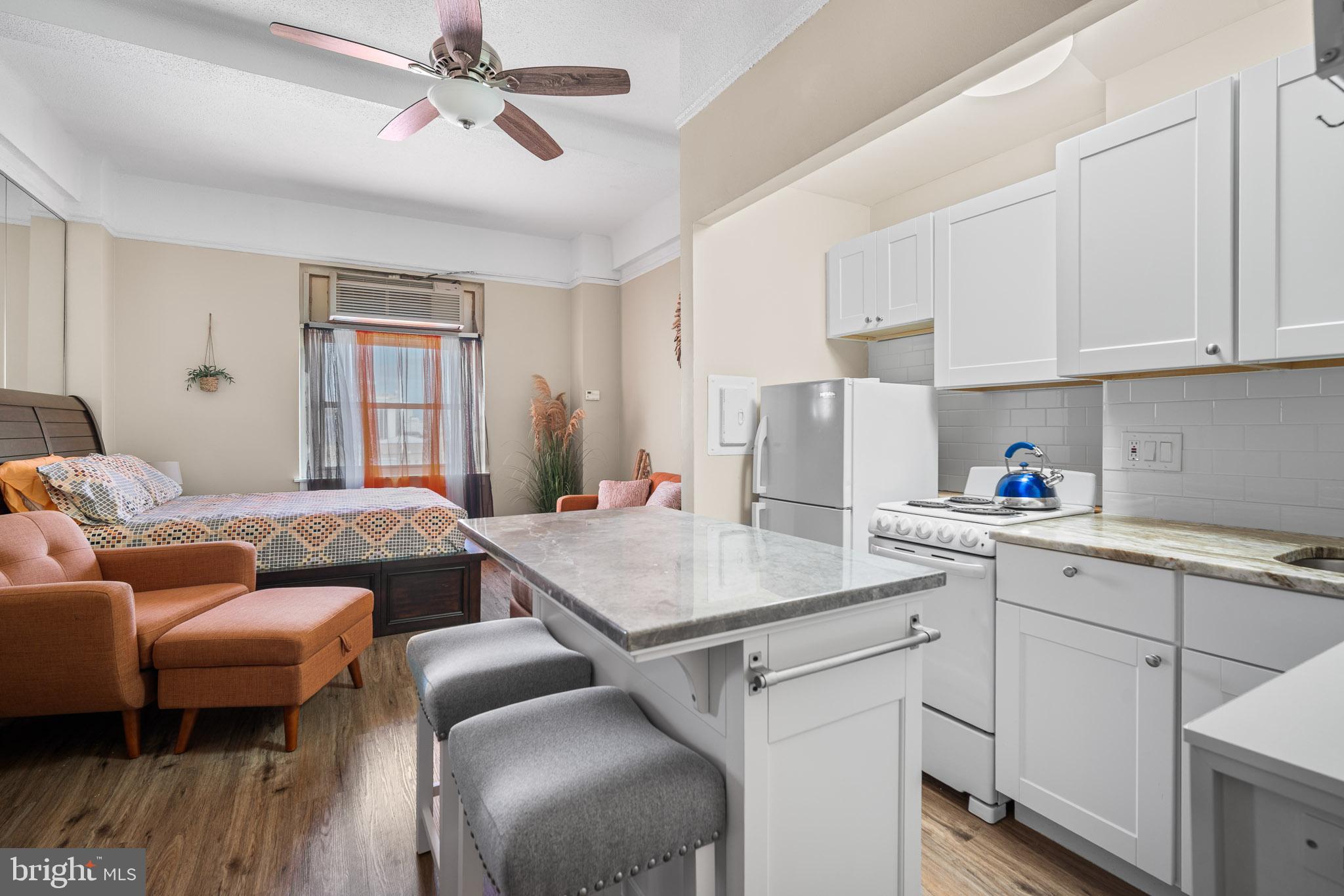 2715 BOARDWALK 917