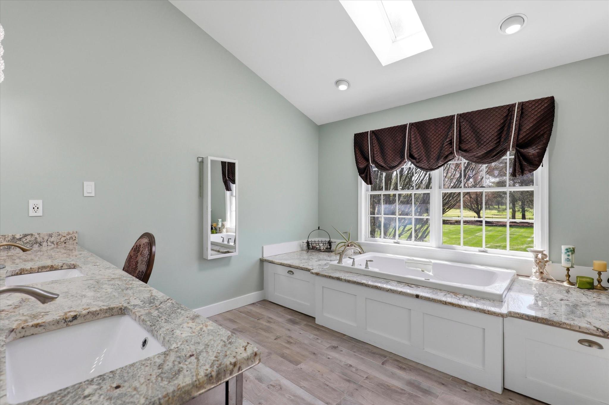 BROOKWOOD ESTS - Residential