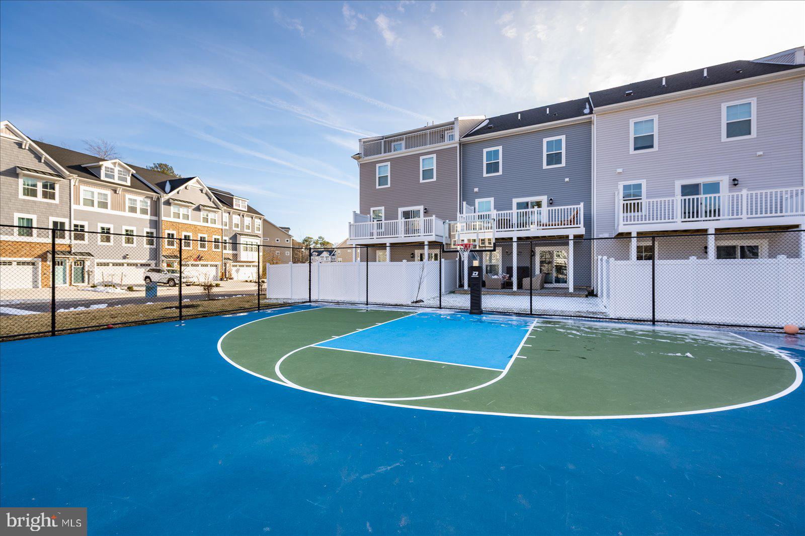 SEA OAKS VILLAGE - Residential