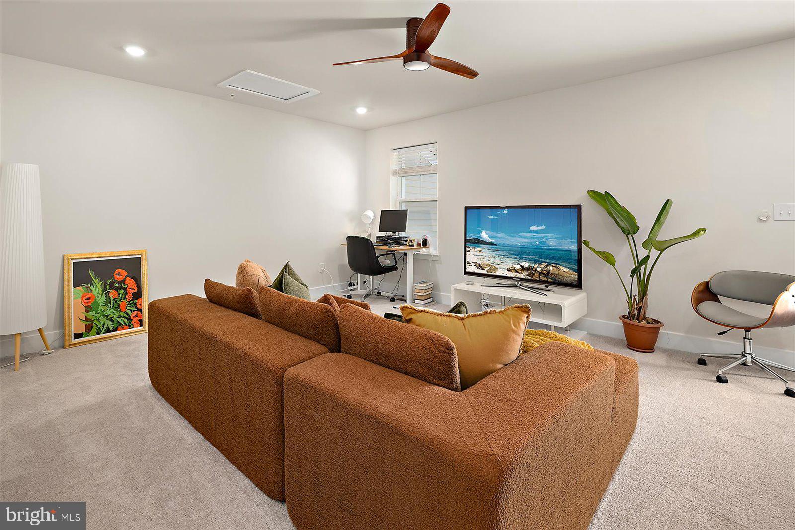 SEA OAKS VILLAGE - Residential