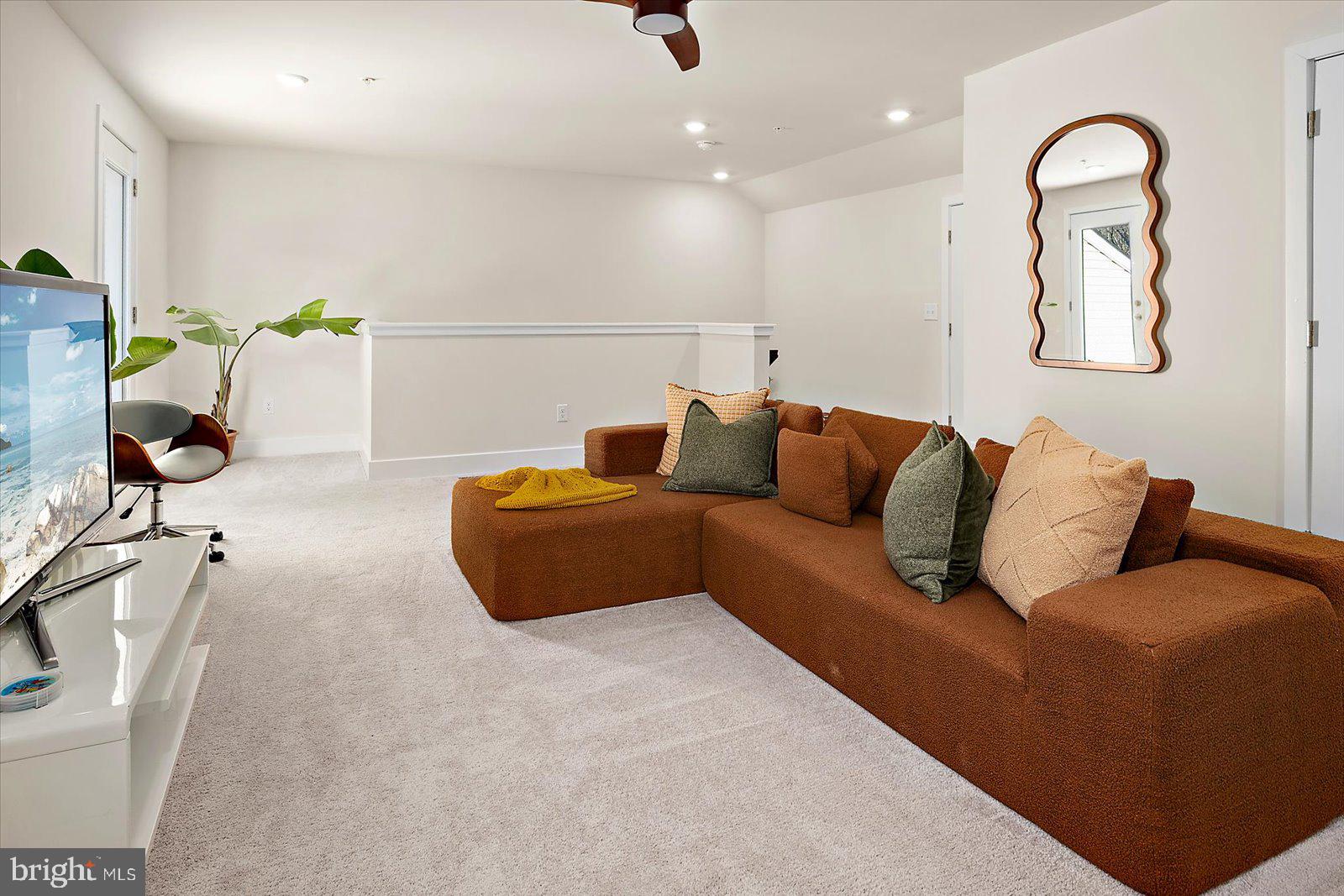 SEA OAKS VILLAGE - Residential