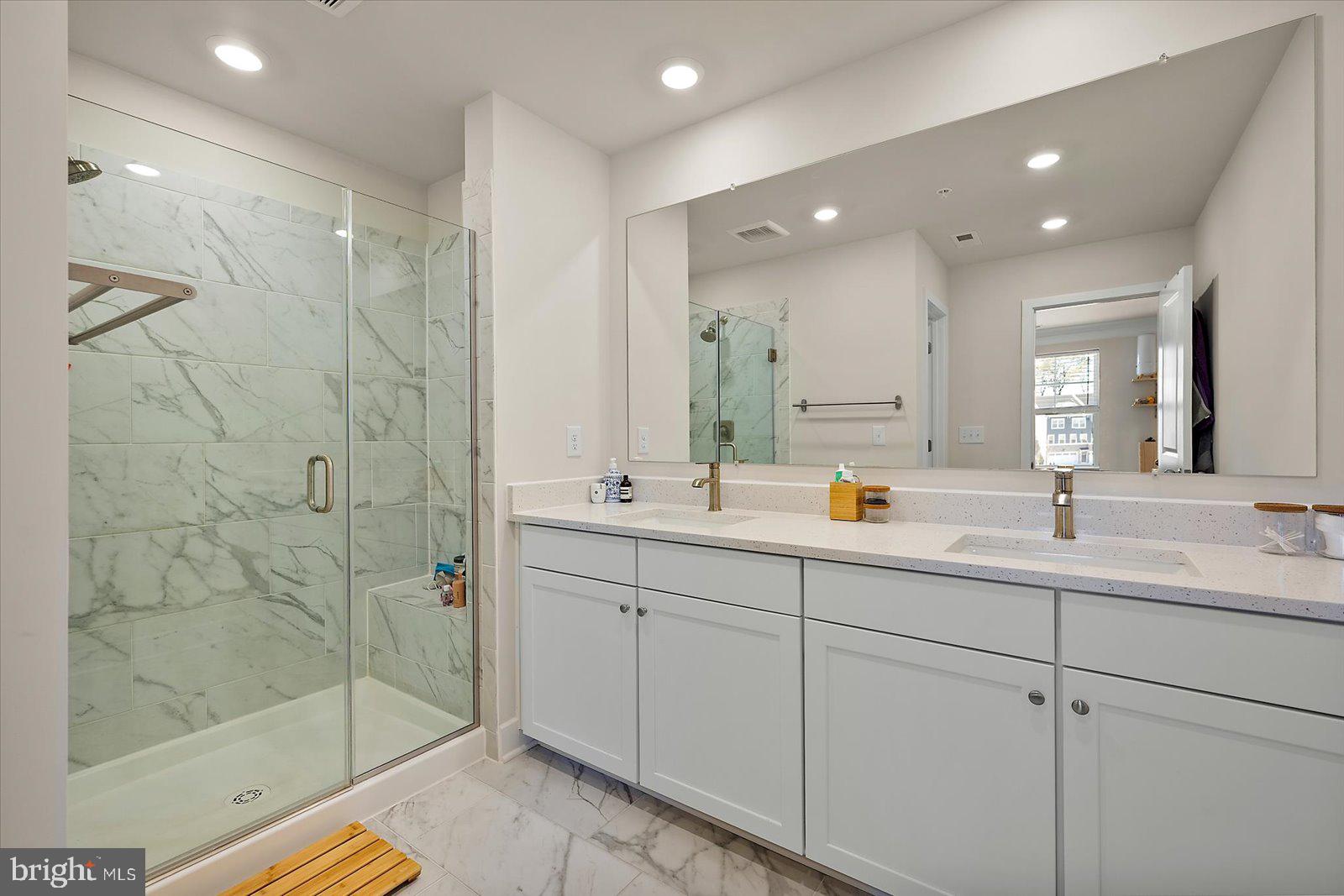 SEA OAKS VILLAGE - Residential