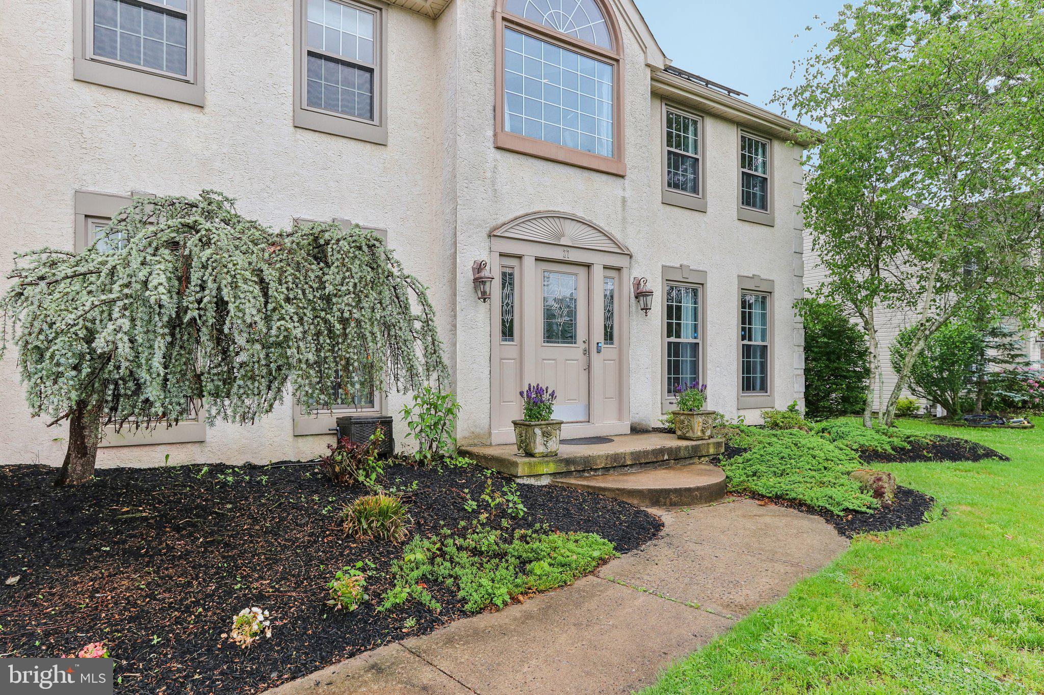27 HORSESHOE DRIVE