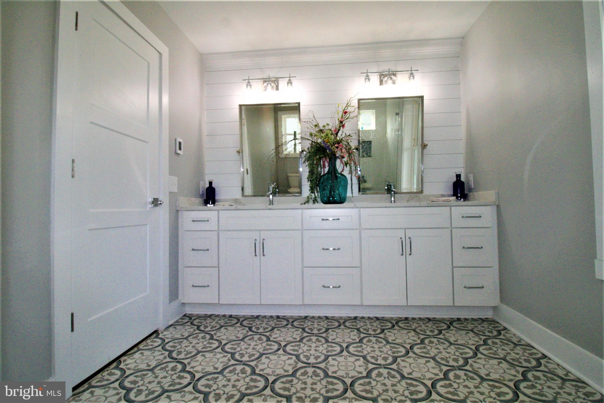 BAY CITY - Residential