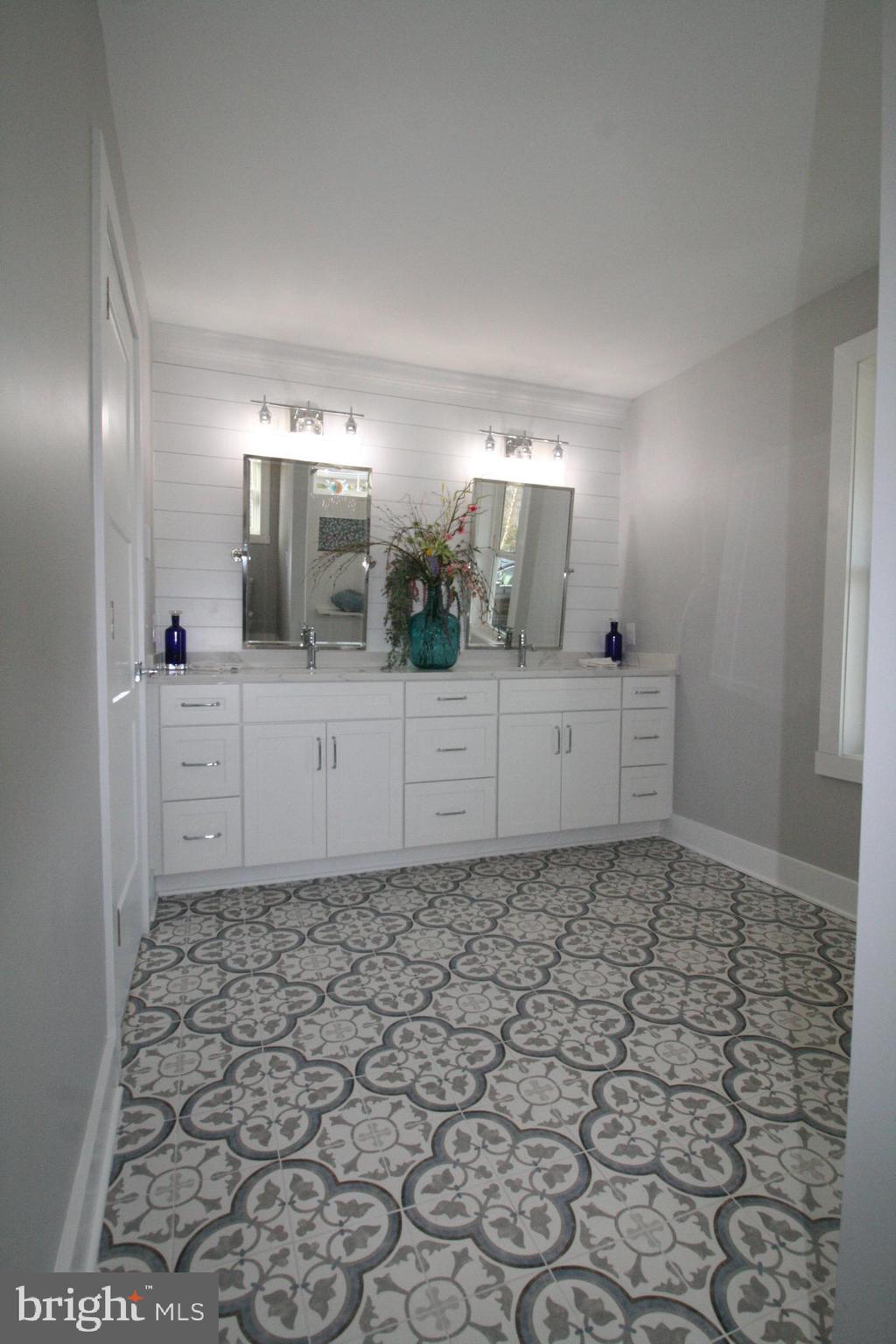 BAY CITY - Residential