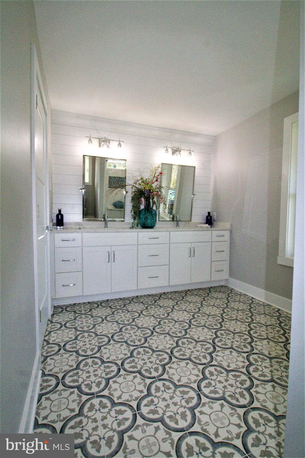 BAY CITY - Residential