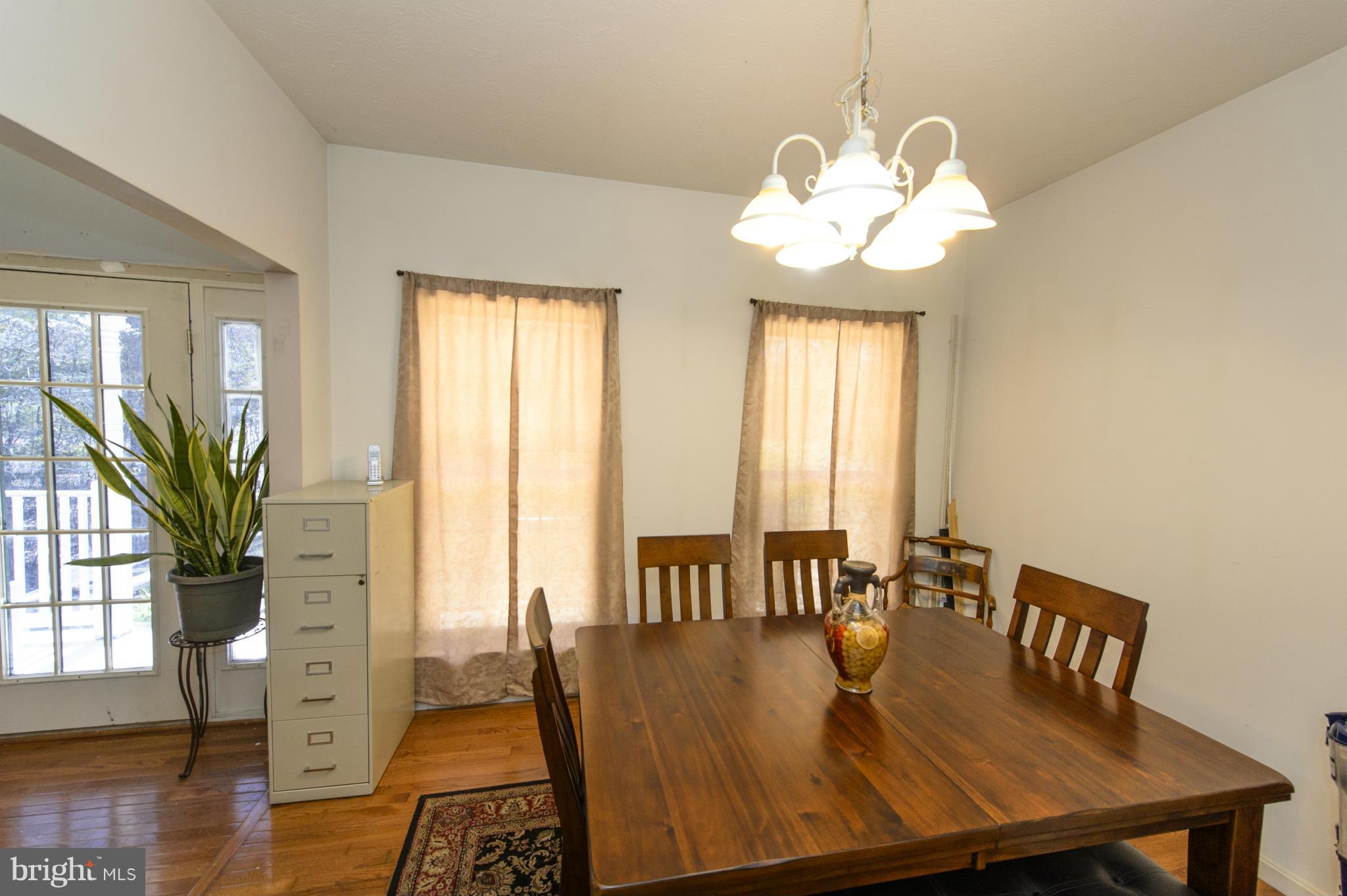 LAKE LAND - Residential