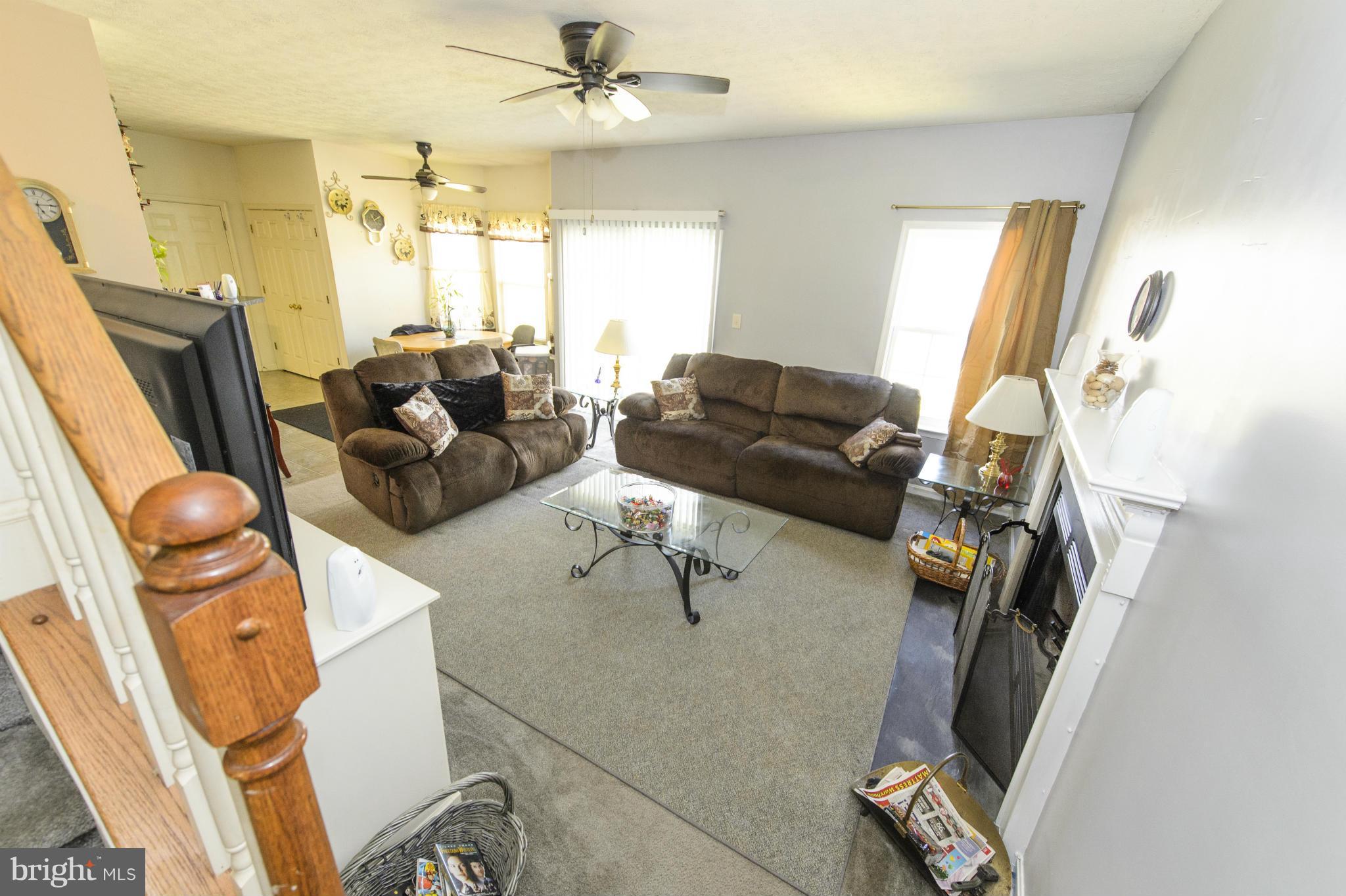 LAKE LAND - Residential