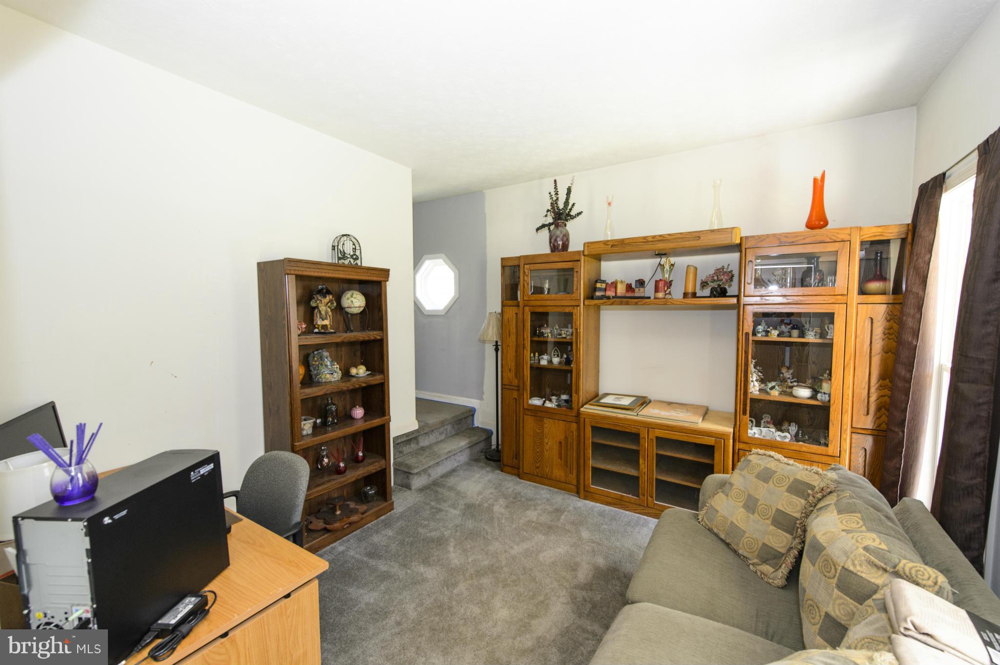 LAKE LAND - Residential