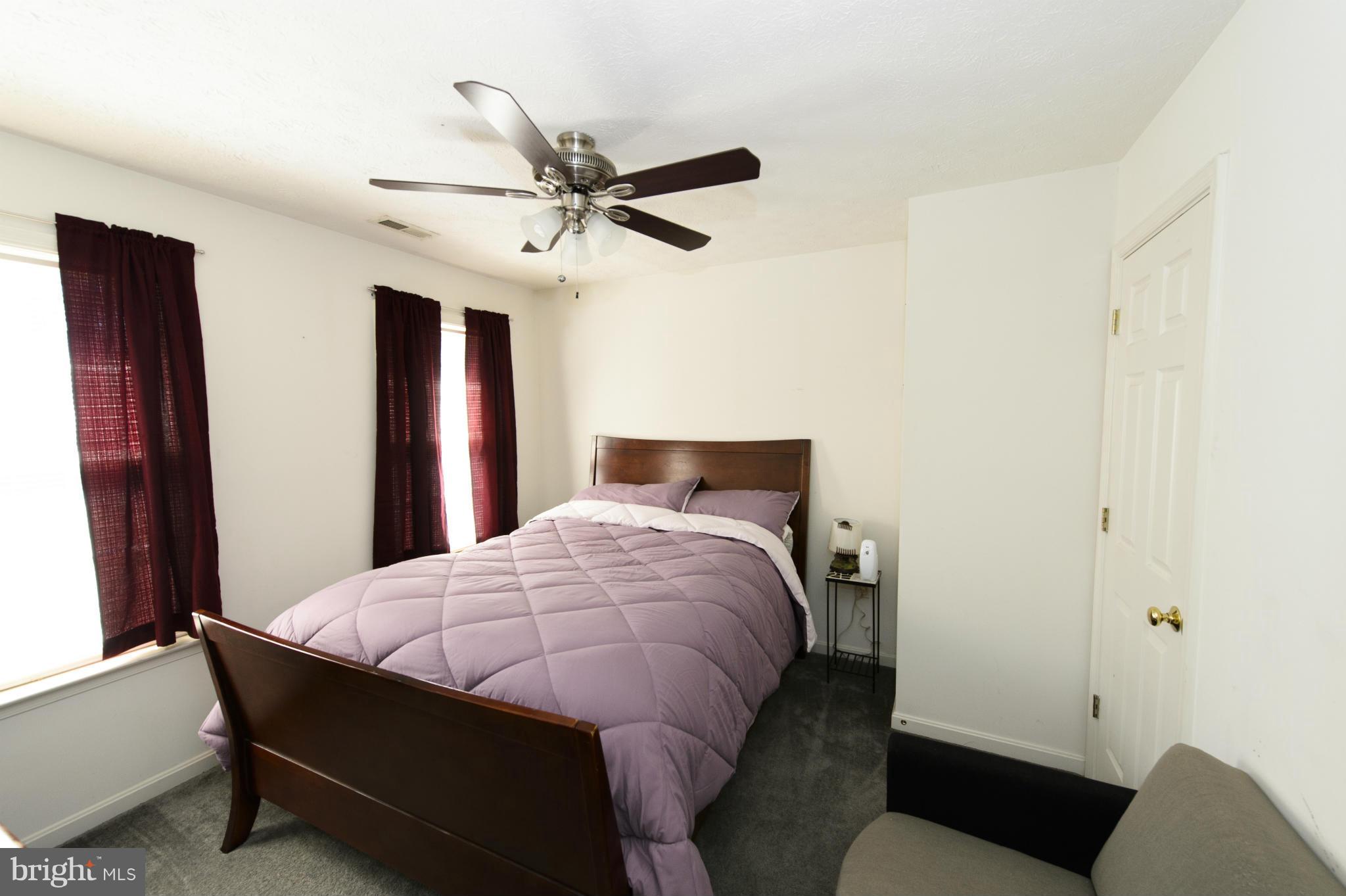 LAKE LAND - Residential