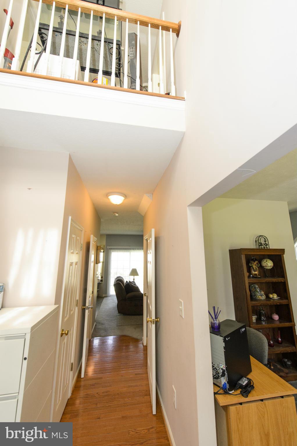 LAKE LAND - Residential