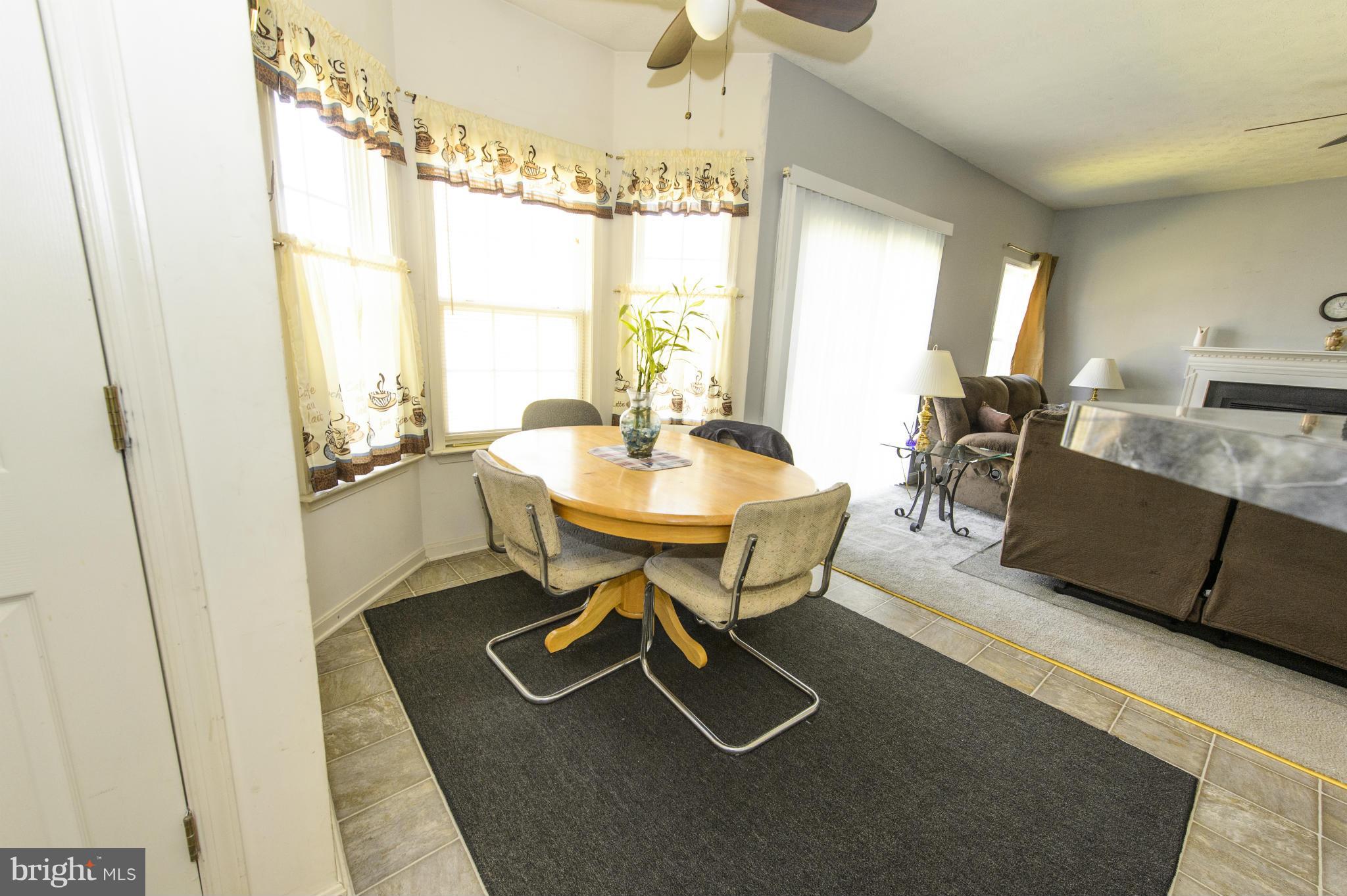 LAKE LAND - Residential