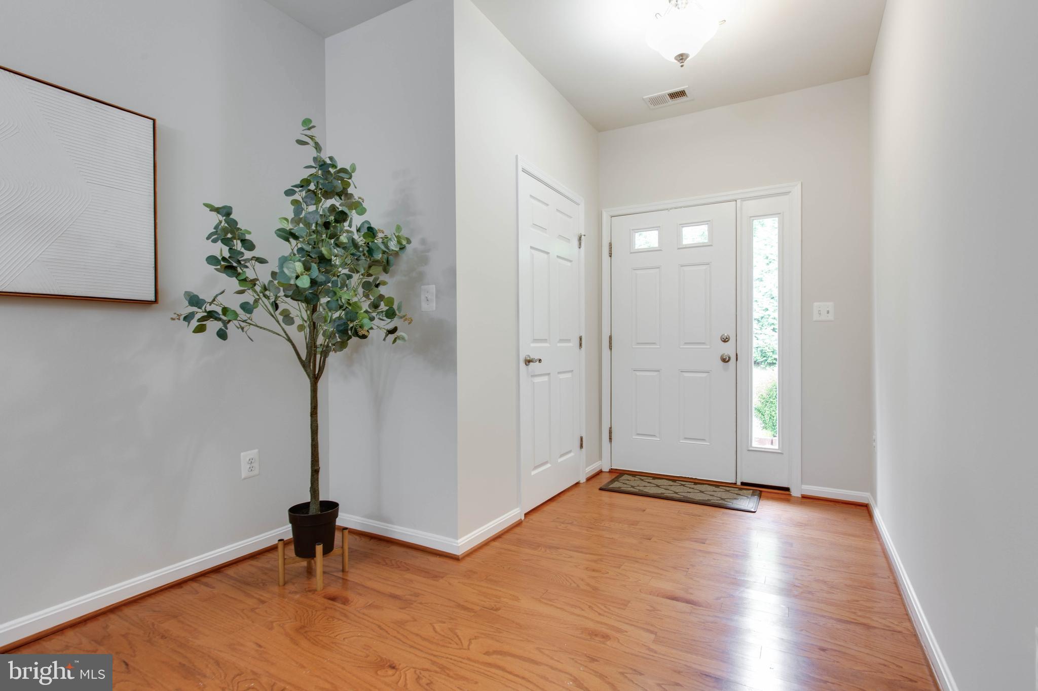 GUILFORD MEWS - Residential