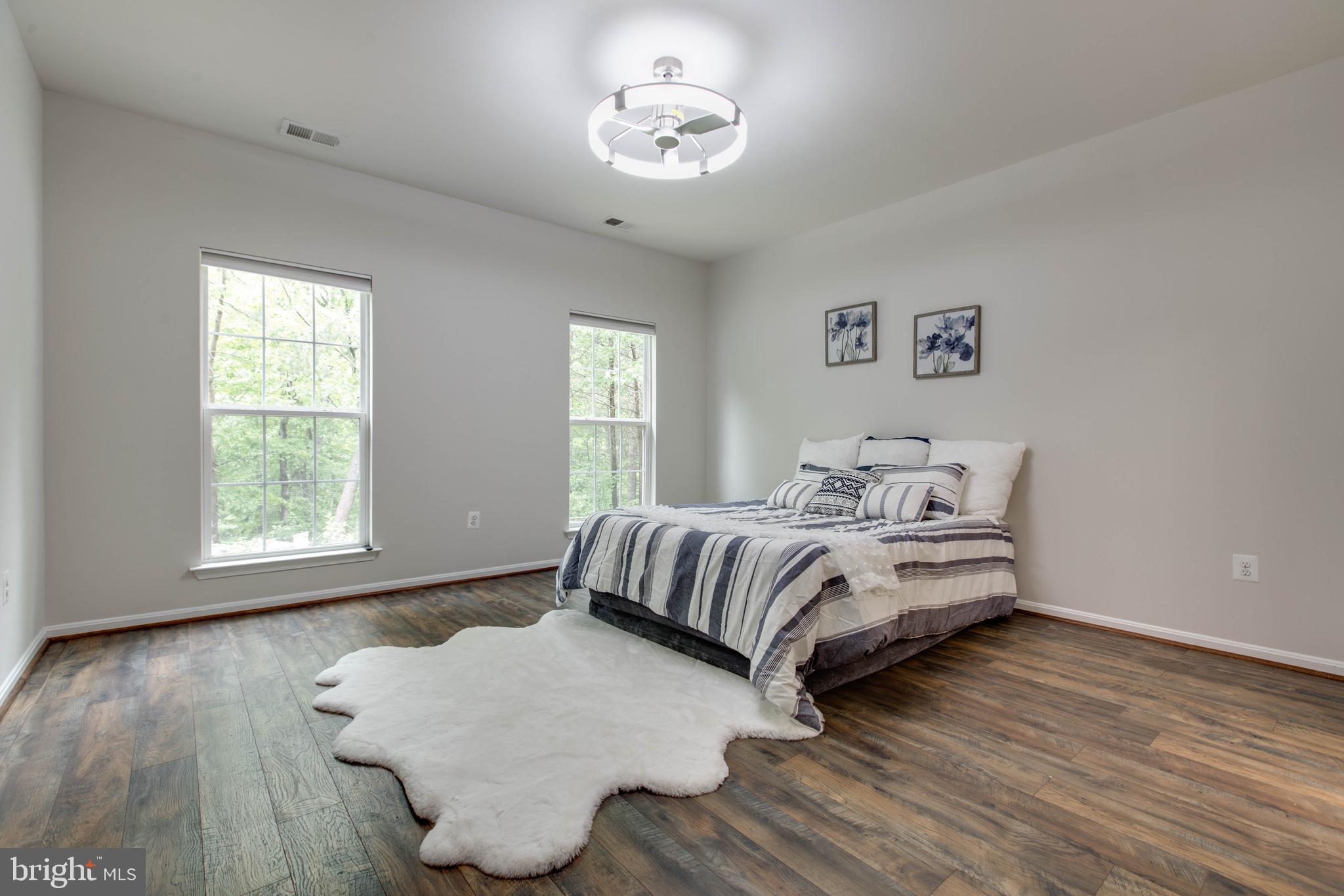 GUILFORD MEWS - Residential