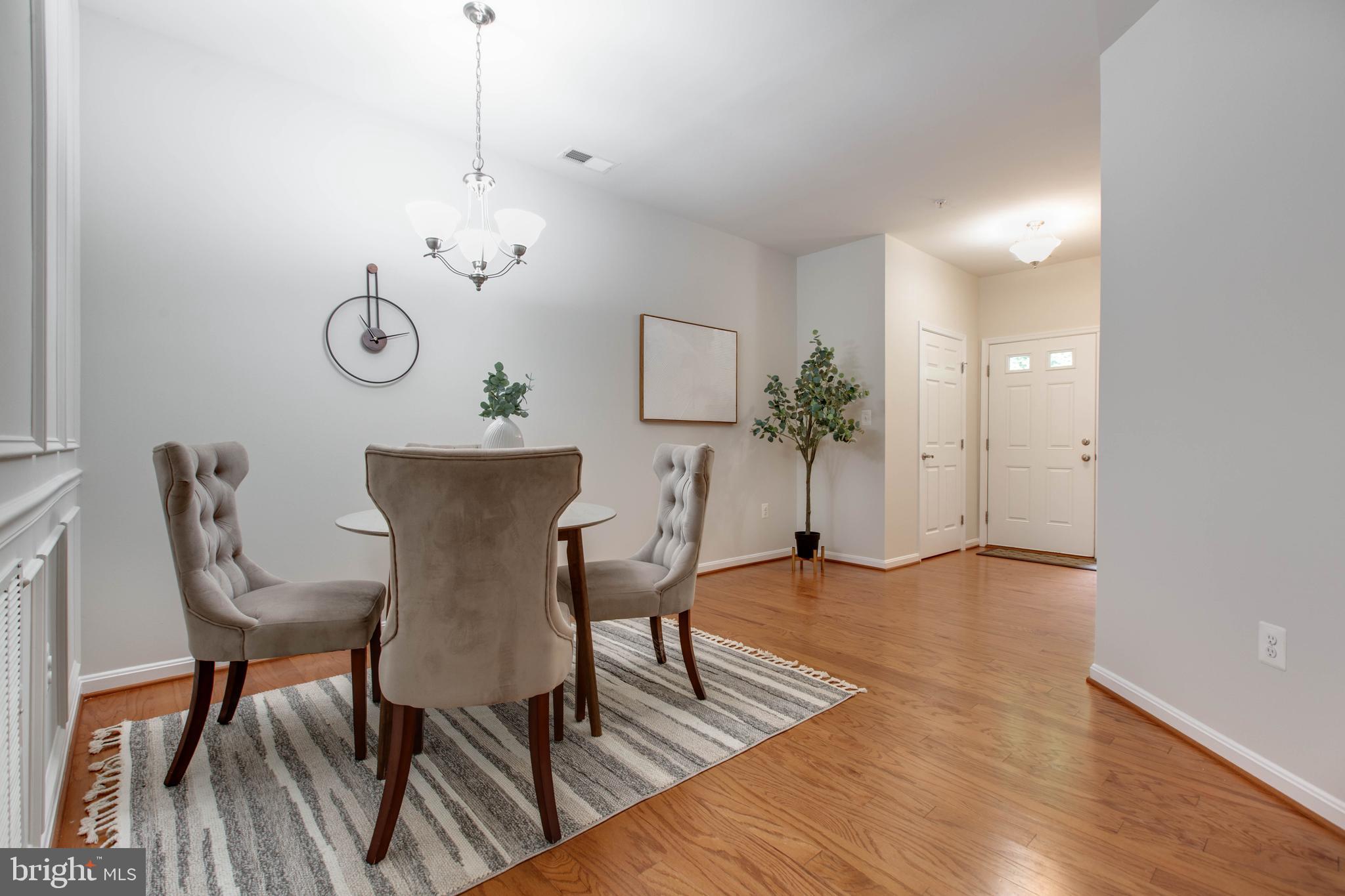 GUILFORD MEWS - Residential