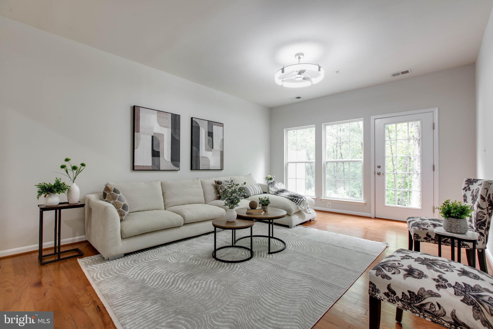 GUILFORD MEWS - Residential