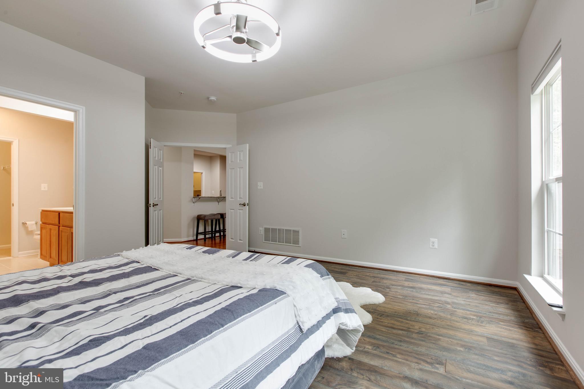 GUILFORD MEWS - Residential