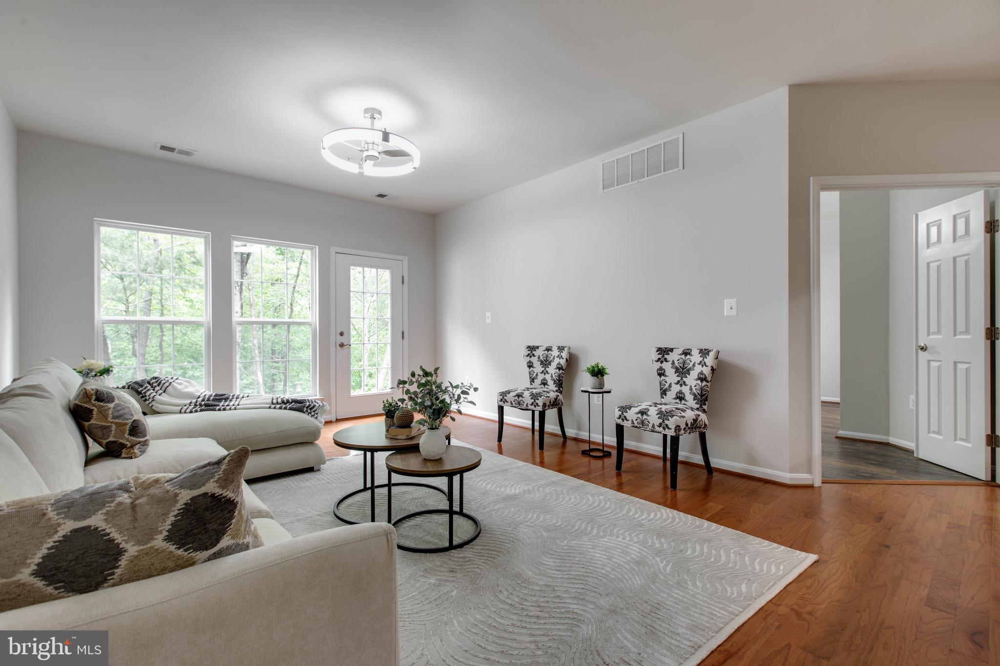 GUILFORD MEWS - Residential