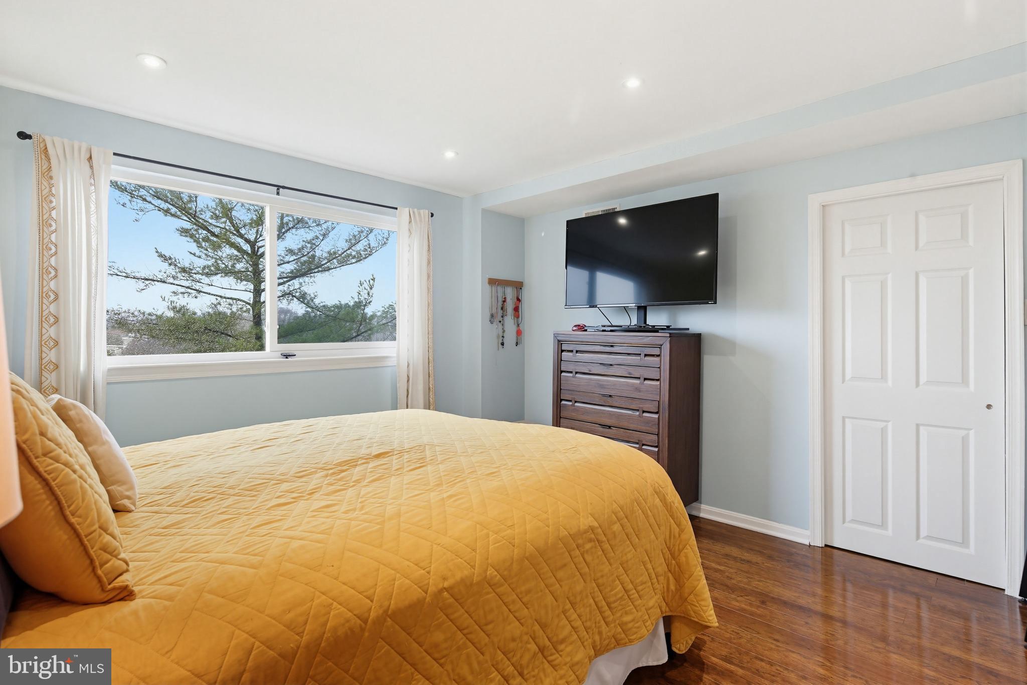 ROLAND PARK - Residential